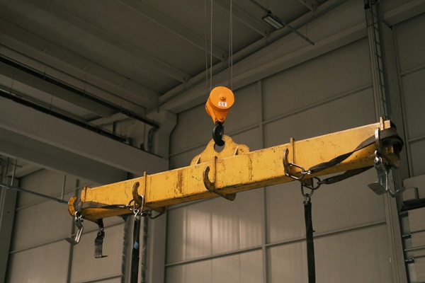 How Does a Spreader Beam Work in Lifting Operations